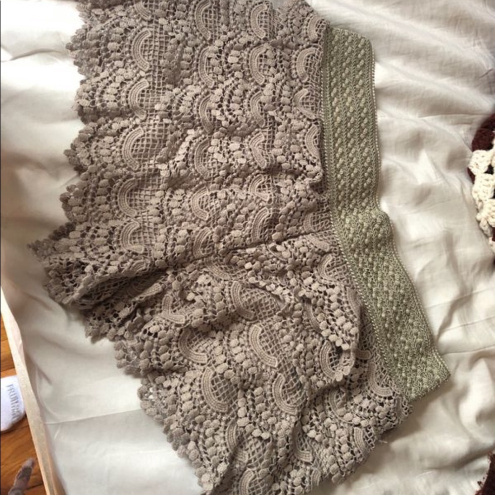 green lace shorts